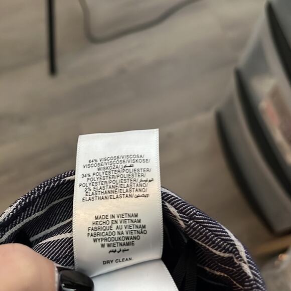 Jones New York Navy Striped Grace Ankle Pants Size 8 - Picture 9 of 9